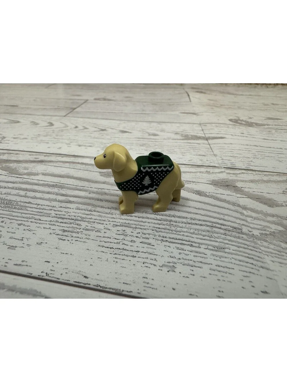 Lego Tan Labrador Rescue Dog with Molded Dark Green Sweater Christmas Dog Bones